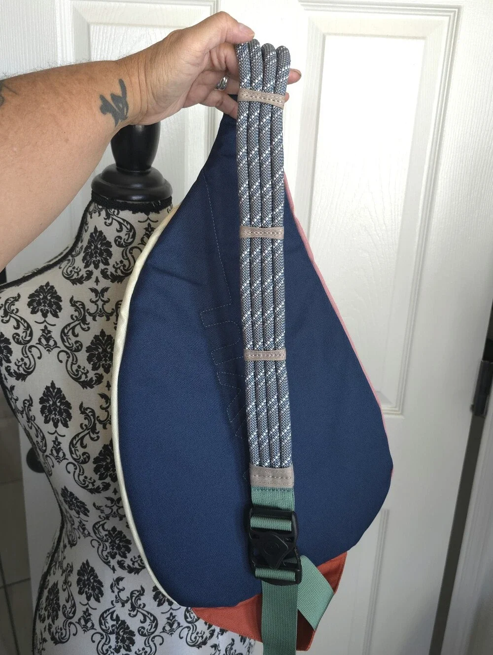 Kavu Pastel Colorblock 4 Rope Sling Bag - Pink, Mint, Cream, Beige